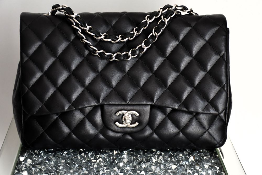 preloved Chanel Jumbo Classic black Lambskin quilted Leather shoulder Bag