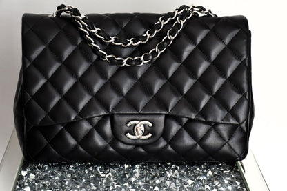 preloved Chanel Jumbo Classic black Lambskin quilted Leather shoulder Bag